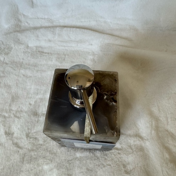 Luxurious Agate Bathroom Accessories Set Of 3 - Picture 8 of 14